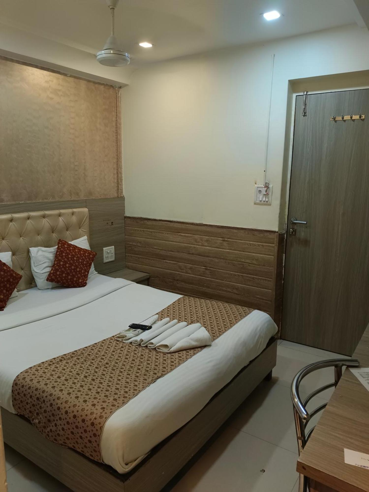 Hotel Time Gold Near Domestics Airport 孟买 外观 照片